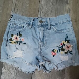 5/$25 SALE Hollister Light Blue Embroidered Size 00 Denim Shorts